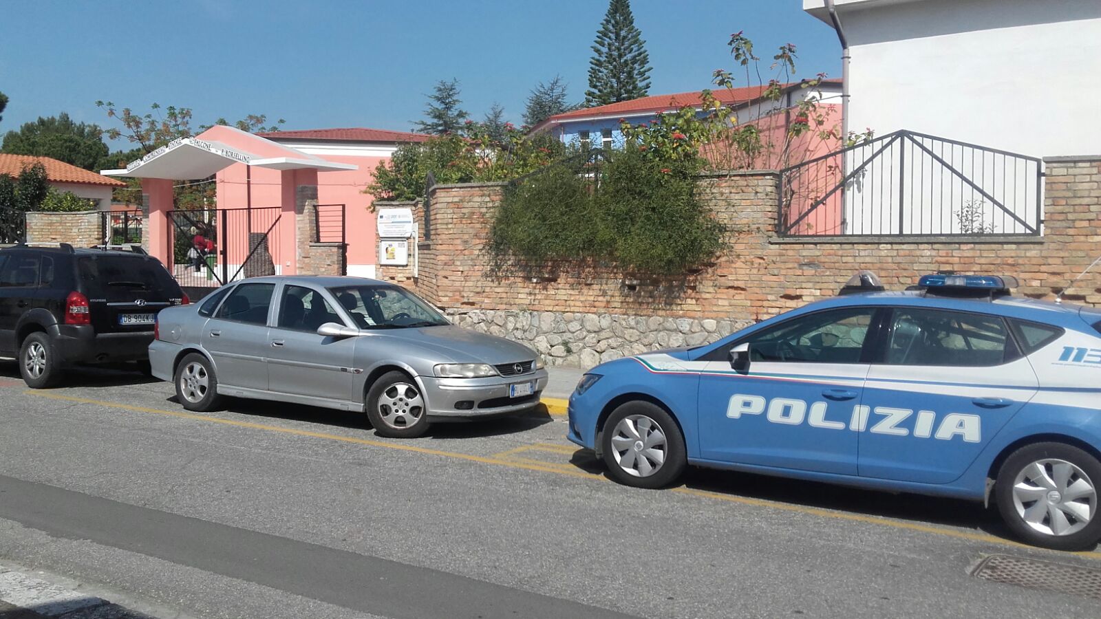 CAULONIA: VANDALI IN AZIONE NELLA SCUOLA DI VIA CORRADO ALVARO - 