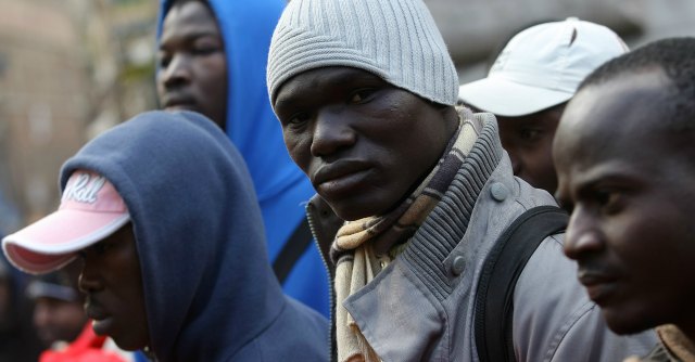 Tenta violenza a donne migranti, sesso per 'status' rifugiato - 