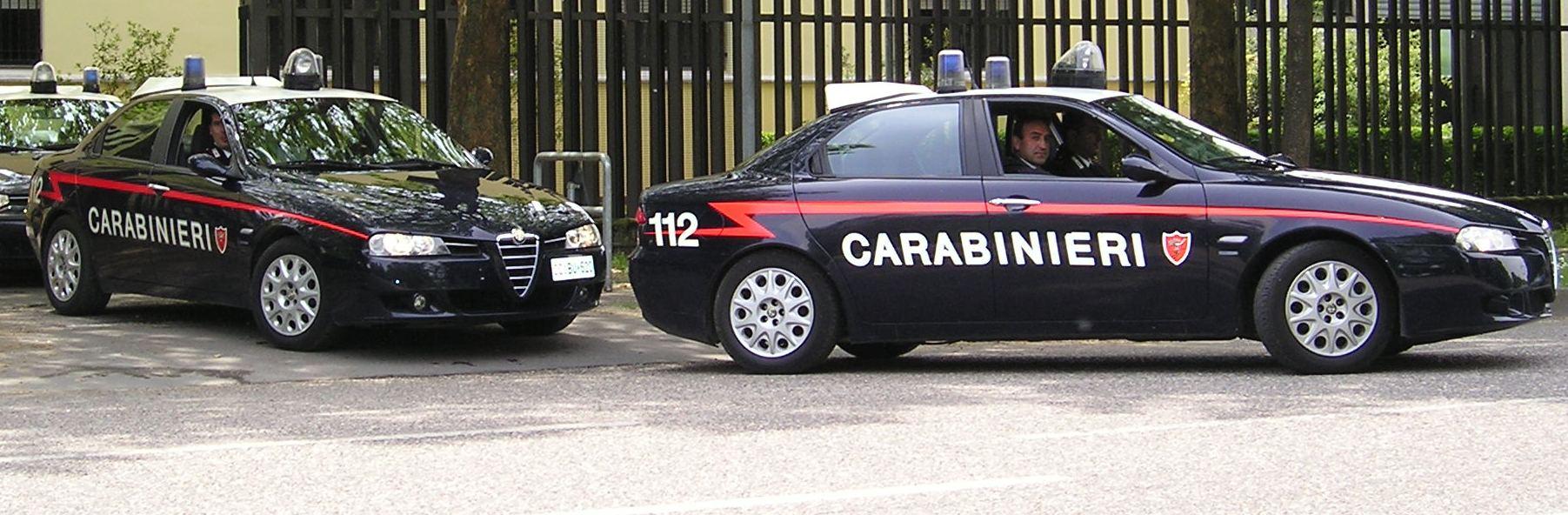 CAULONIA. CACCIATORE DIMENTICA PER STRADA IL PROPRIO GILET PIENO DI CARTUCCE. DENUNCIATO DAI CARABINIERI - 