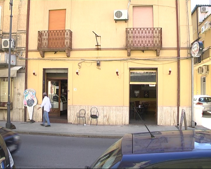 ROCCELLA JONICA: FURTO AL BAR CENTRALE - 