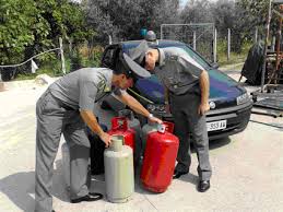 BIANCO: AVREBBE VIOLATO LE NORME SULLA PREVENZIONE DEGLI INCENDI. DEFERITO COMMERCIANTE - 