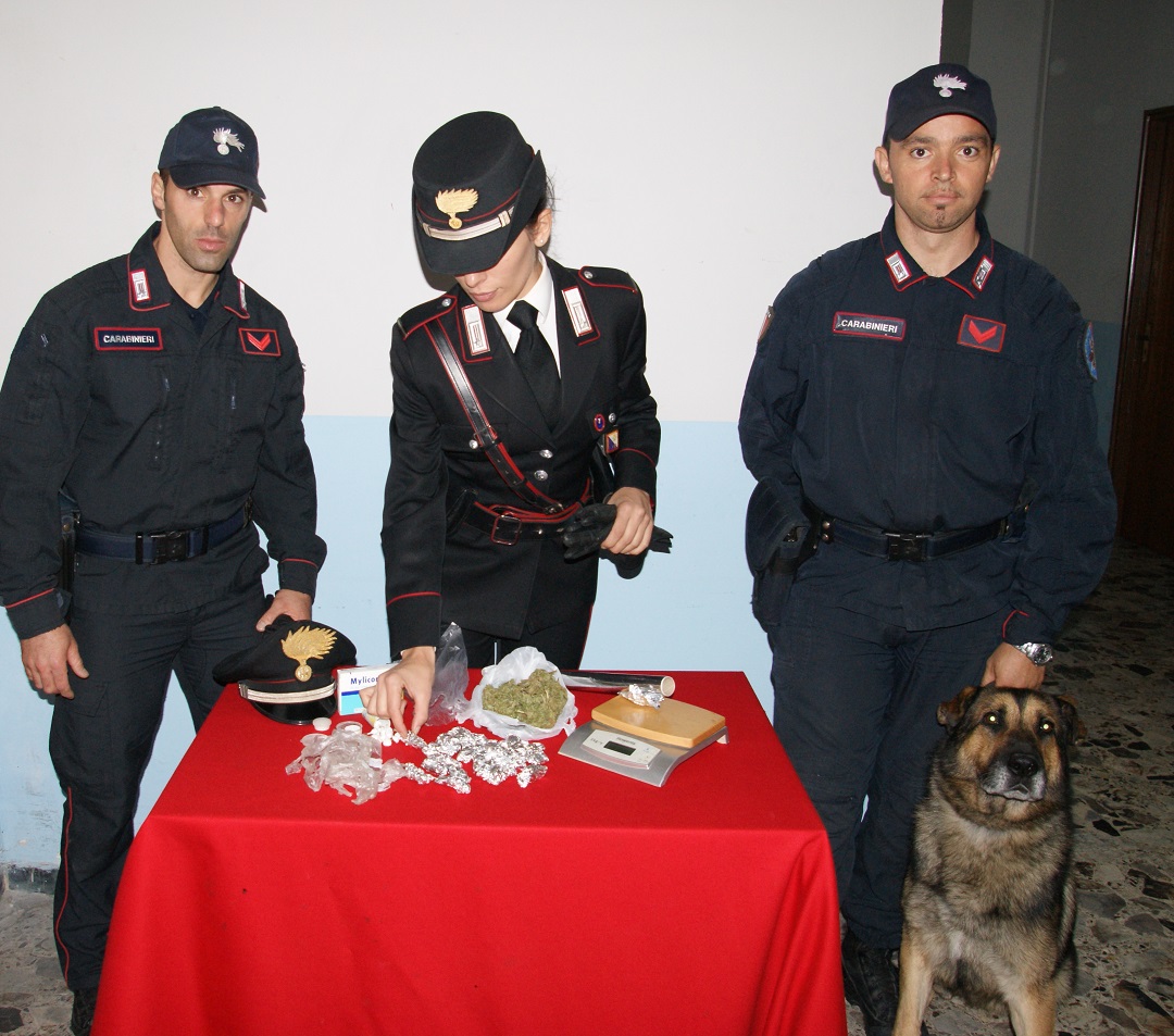 Cane antidroga incastra coppia di conviventi: detenevano stupefacente - 