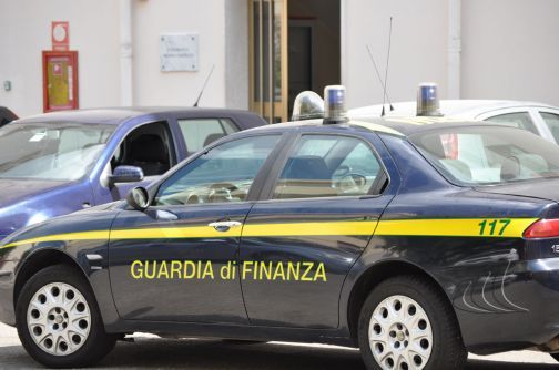 Arsenale scoperto da Gdf nel cosentino - 