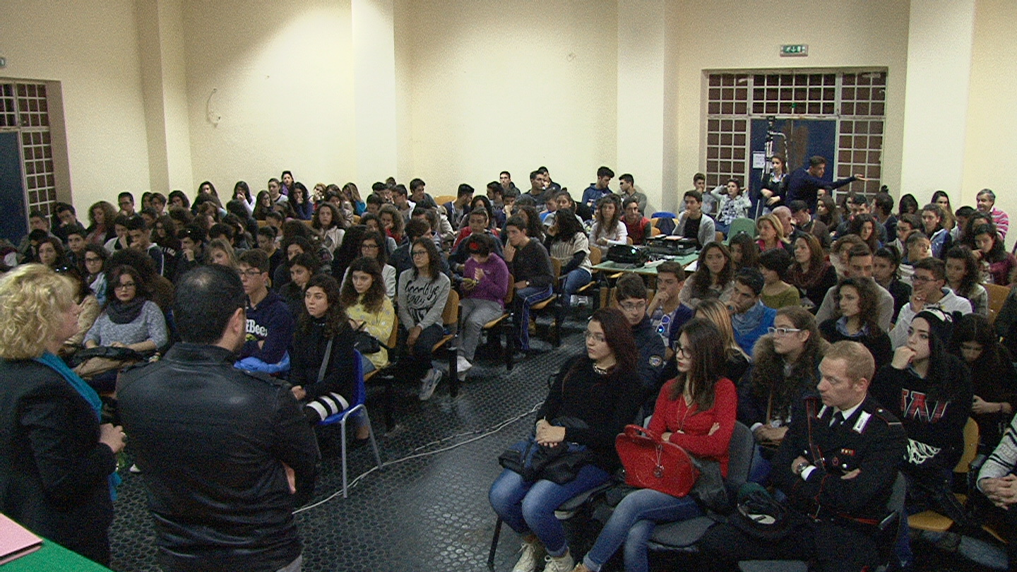 GIOIOSA J.: SABATO LA PROTESTA DEGLI STUDENTI DEL LICEO SCIENTIFICO CONTRO I RITARDI DELLA COSTRUZIONE DEL NUOVO EDIFICIO - 