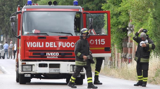 GIRIFALCO: UOMO INCASTRATO NELLE LAME DELLA SUA MACCHINA AGRICOLA - 