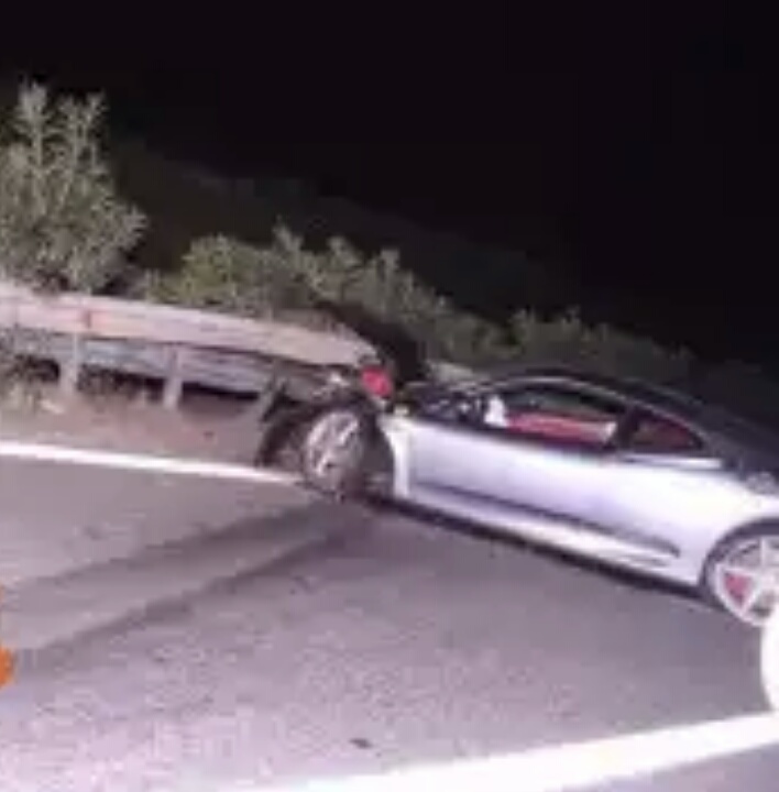 Grave incidente: una ferrari distrutta sullA3 - 