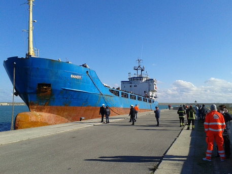 Immigrazione: sbarco a Crotone, migranti in buone condizioni - 