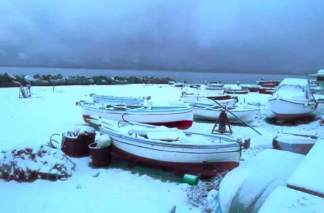 NEVE A BASSA QUOTA, IMBIANCATE SPIAGGE DELLO STRETTO - 