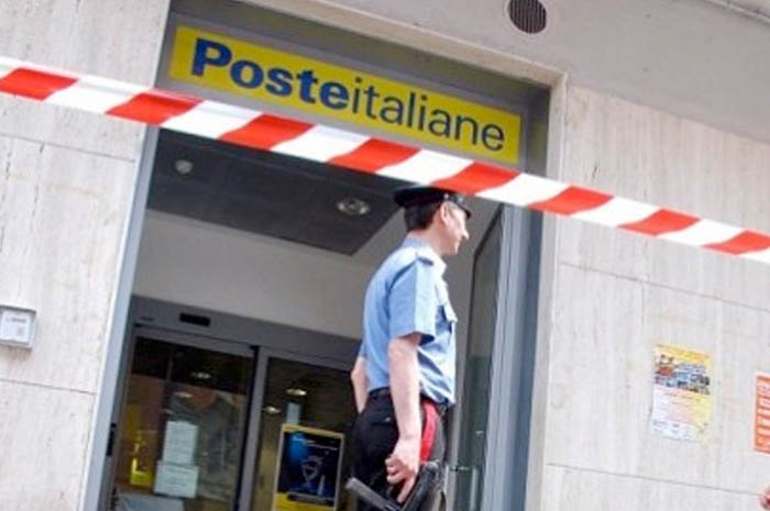 LOCRI: RAPINA ALL'UFFICIO POSTALE, 2MILA EURO IL BOTTINO - 