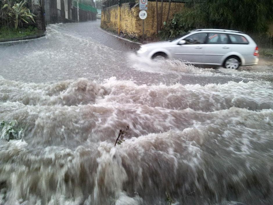 Maltempo: nubifragi e smottamenti flagellano il sud. La Calabria tra le piu' colpite.  - 