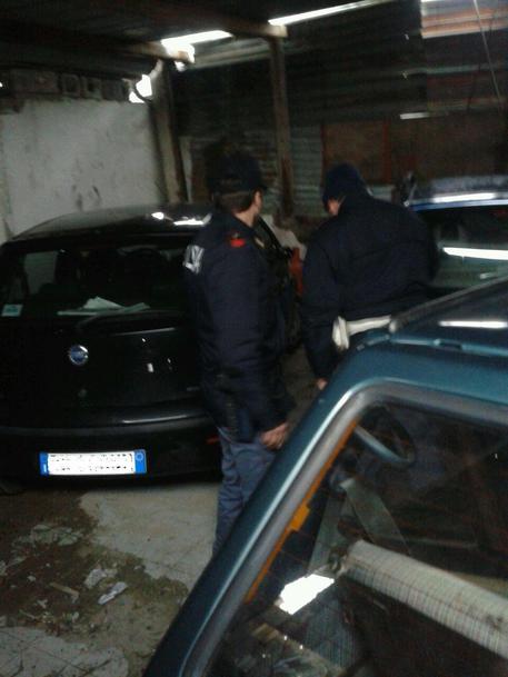 CONTROLLI IN CAMPO ROM, RITROVATE 5 AUTO RUBATE - 