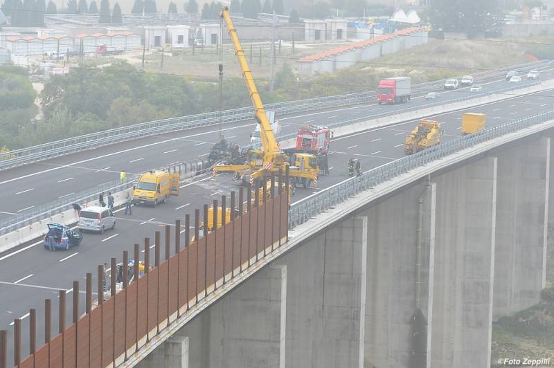 Maltempo:Calabria;si ribalta telonato, chiuso tratto statale  - 