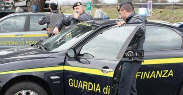 Locri: auto incendiata della Guardia di Finanza, botta e riposta Sindaco  A.C.Locri  Nota apparsa sui social sul profilo del Sindaco Giovanni Calabrese - 