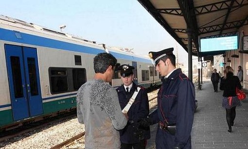 Fiamme in vagone treno Ferrovie della Calabria, nessun ferito - 