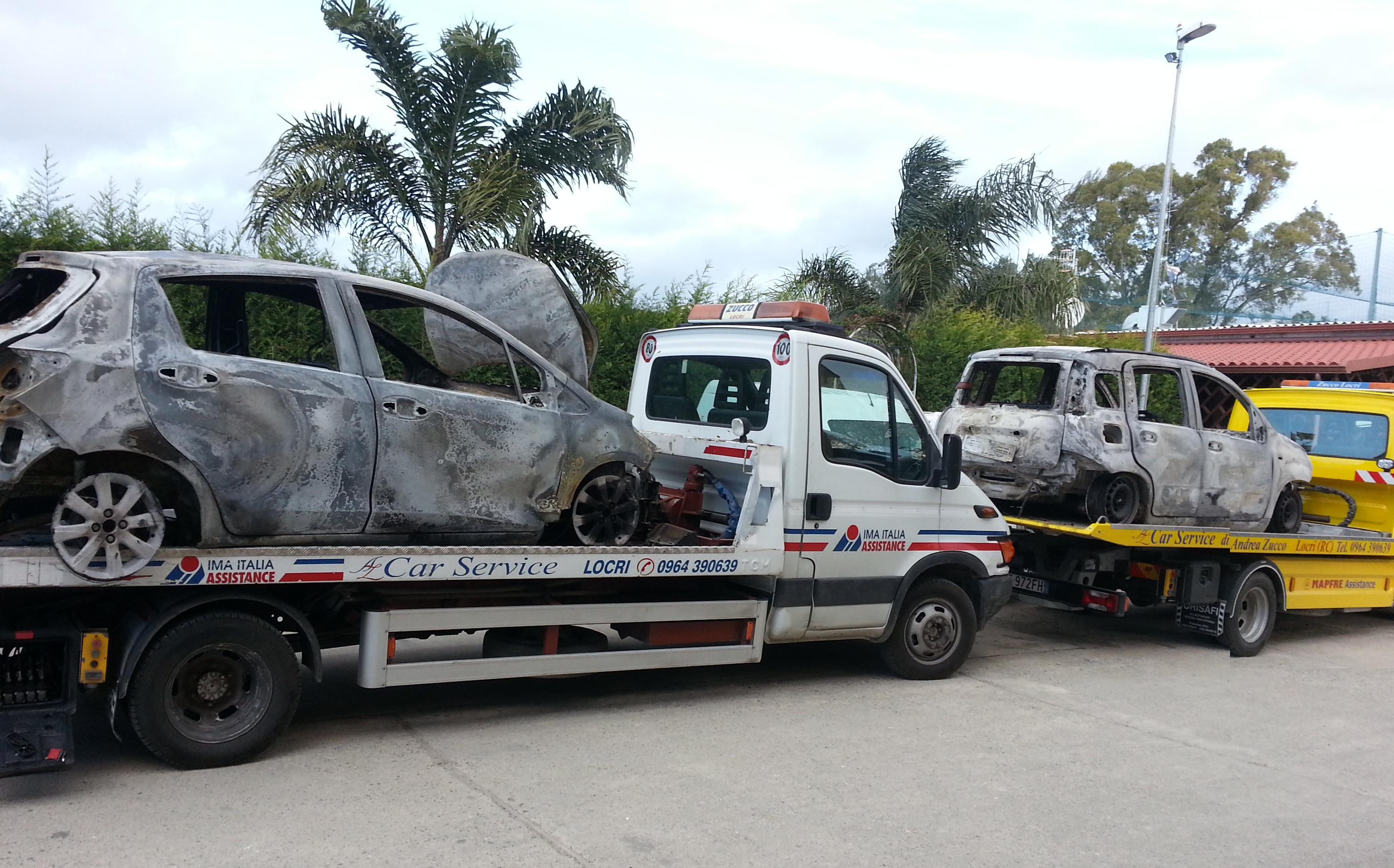 LOCRI: INCENDIATA L'AUTO DI DAVIDE BUMBACA - 