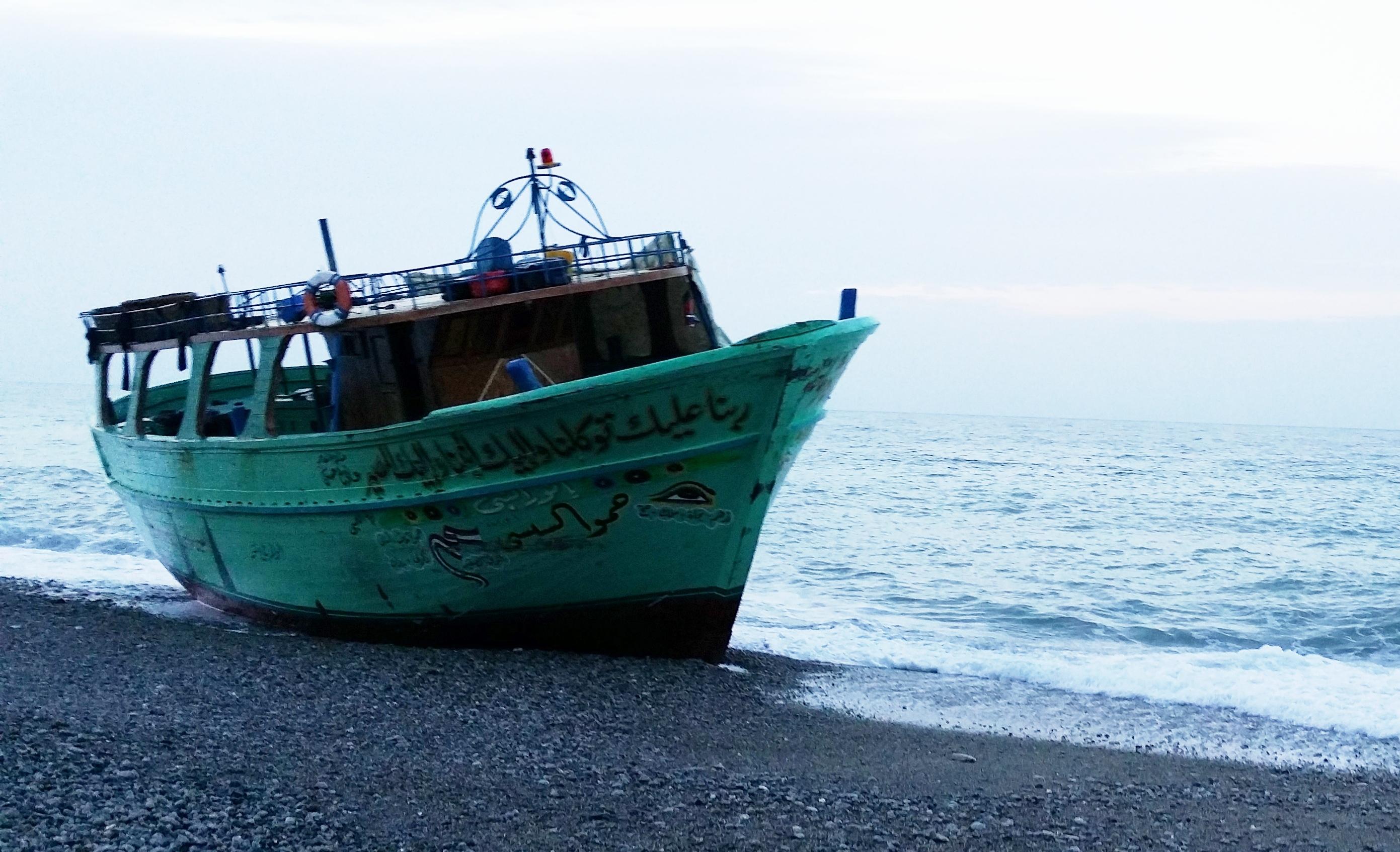 Condotta al Porto di Roccella l'imbarcazione usata dai 209 migranti arrivati a Caulonia - 