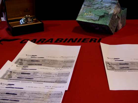 Siderno (RC): Acquista derrate alimentari con assegni falsi. Denunciato dai Carabinieri. - 