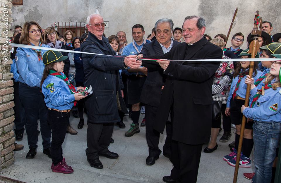 DON GIUSEPPE REGALA NUOVA SEDE AGLI SCOUT: PRIMI 50 ANNI A ROCCELLA PER RAGAZZI DI B.P.  - 