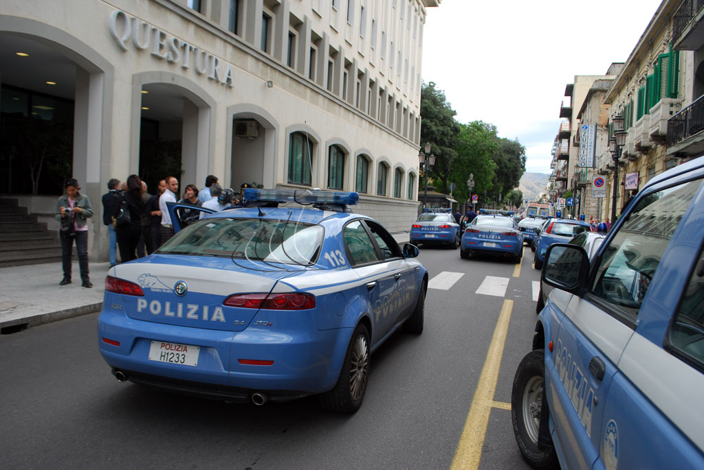 Criminalità:estorsioni dopo furti auto,arresti. Operazione Squadra mobile Reggio, eseguite 9 ordinanze custodia. - 