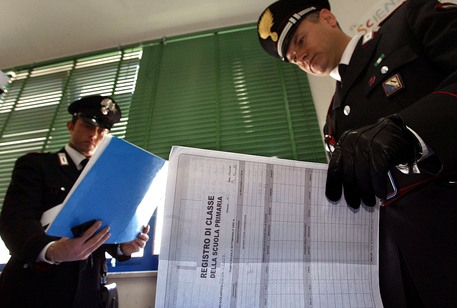 Non mandavano figli a scuola, denunciati 20 genitori - 