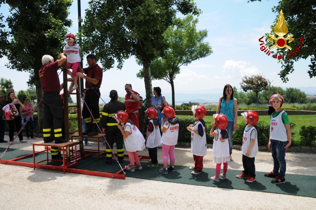 POMPIEROPOLI 2015: 400 BIMBI SULLE ORME DEI VIGILI DEL FUOCO - 