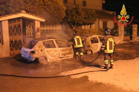 In fiamme due auto dello stesso proprietario - 