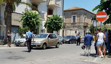 SIDERNO: INCIDENTE SU CORSO GARIBALDI. UN'ANZIANA IN PERICOLO DI VITA - 