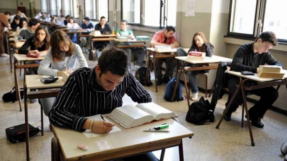 SETTIMANA D' ESAMI PER CIRCA 1 MILIONE DI STUDENTI: AL VIA OGGI GLI INVALSI,  MERCOLEDI' 17  PRIMA PROVA MATURITA' - 